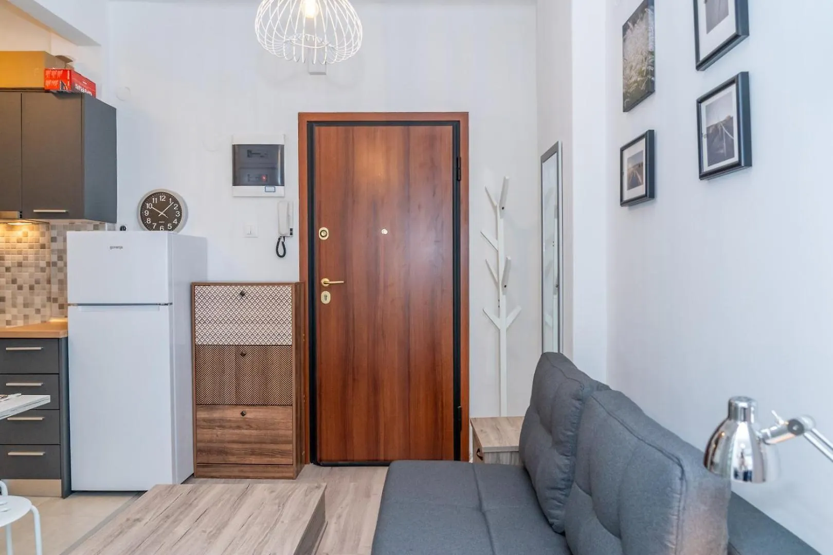Kosmos Service Apartment Near Turkish Consulat And Saint Dimitrious Church With Additional Cost Parking 테살로니키 그리스