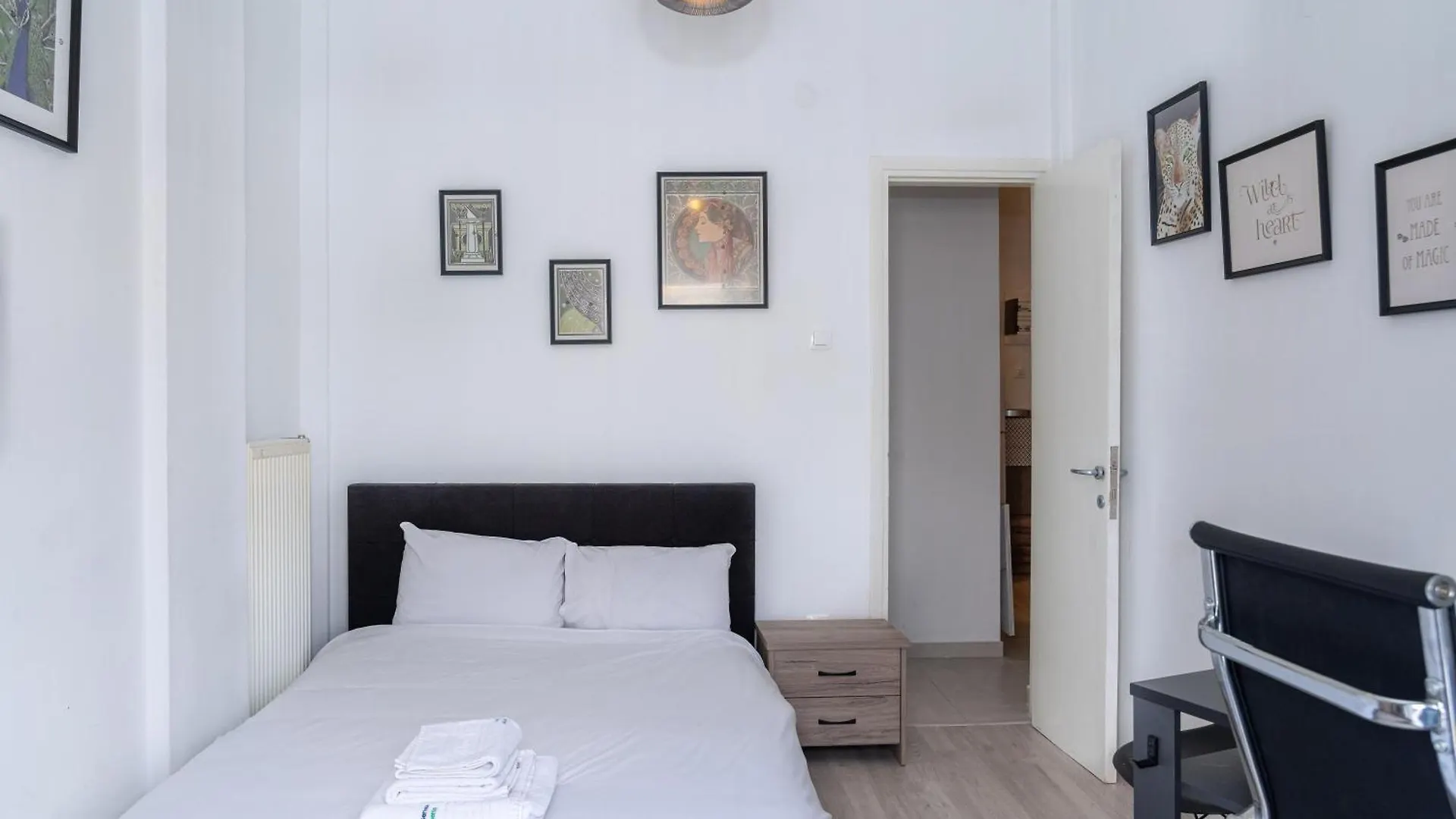 Kosmos Service Apartment Near Turkish Consulat And Saint Dimitrious Church With Additional Cost Parking 테살로니키 0*,  그리스