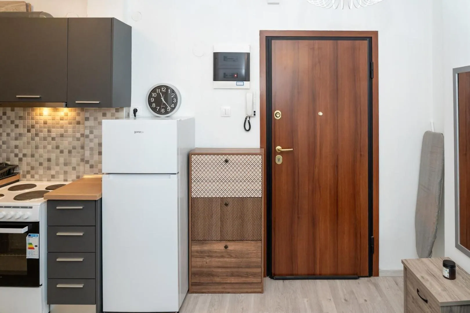 Kosmos Service Apartment Near Turkish Consulat And Saint Dimitrious Church With Additional Cost Parking 테살로니키 그리스