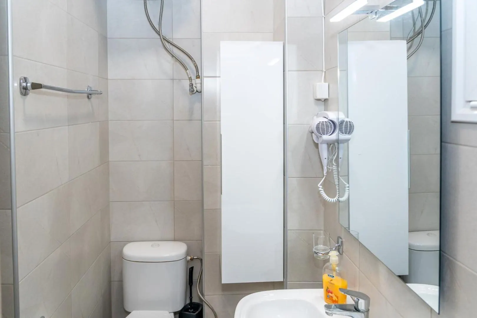 Kosmos Service Apartment Near Turkish Consulat And Saint Dimitrious Church With Additional Cost Parking 테살로니키 그리스