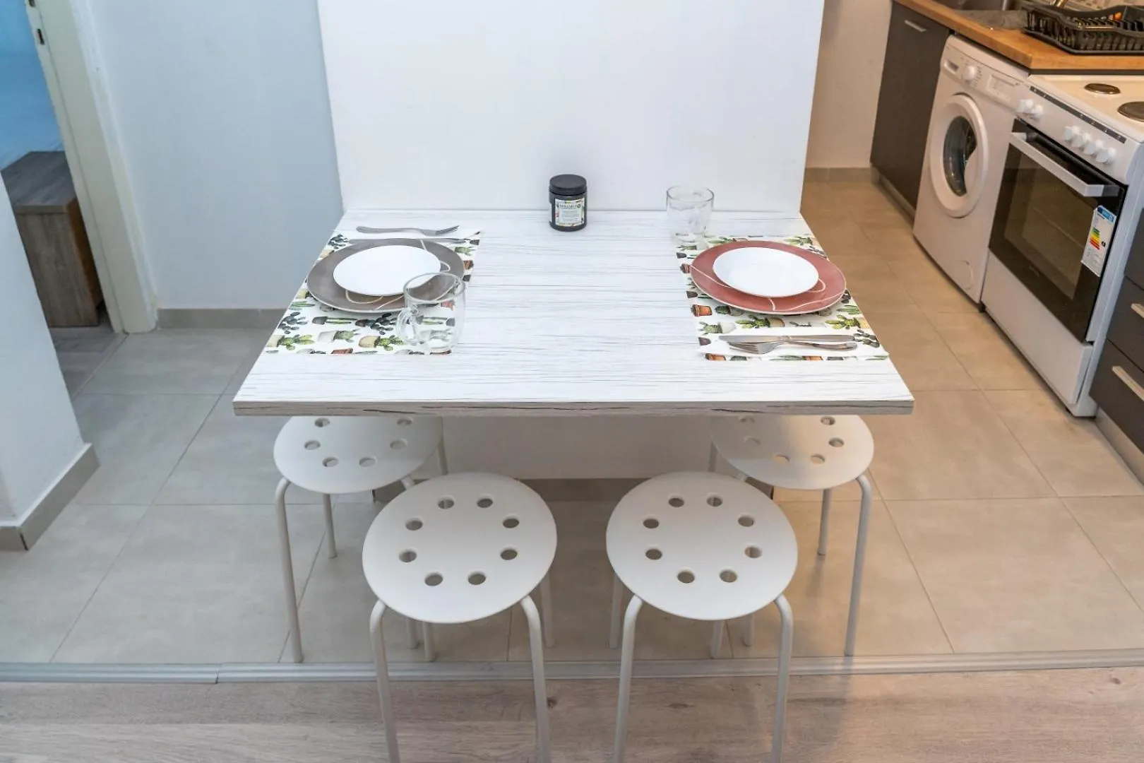 Kosmos Service Apartment Near Turkish Consulat And Saint Dimitrious Church With Additional Cost Parking 테살로니키 0*,